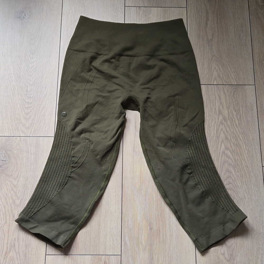 Lululemon In The Flow Crop II size 2